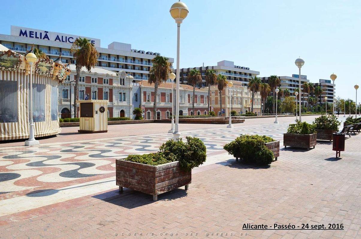 Alicante- Passeo et port 047.JPG